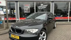 Zwart Gebruikt 2009 BMW 116 Executive Hatchback | € 2.750 (Eerlijke prijs)