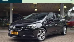 Zwart Gebruikt 2017 Opel Astra Edition Hatchback | € 11.295 (Eerlijke prijs)