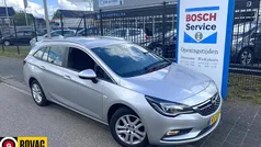 Grijs Gebruikt 2016 Opel Astra Edition Stationwagen | € 10.495 (Eerlijke prijs)
