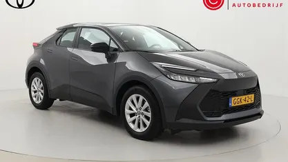 Grijs Occasion 2024 Toyota C-HR Active SUV | € 30.999 (Eerlijke prijs)