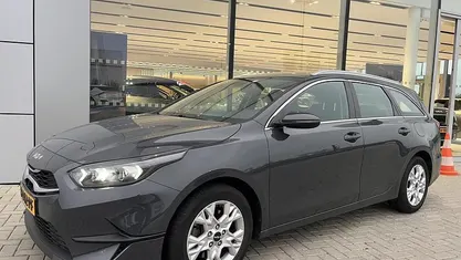 Occasion 2022 Kia Ceed Hatchback | € 17.445 (Eerlijke prijs)