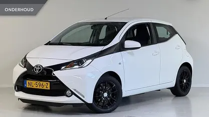 Occasion Toyota Aygo X-play 69 PK (50 kW) 2017 Hatchback