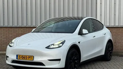 Occasion 2023 Tesla Model Y RWD SUV | € 23.950 (Goede deal)