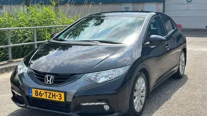 Zwart Occasion 2012 Honda Civic Hatchback | € 9.890 (Eerlijke prijs)