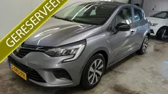 Gebruikt 2023 Renault Clio V Equilibre Hatchback | € 15.500 (Goede deal)