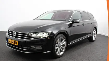 Zwart Gebruikt 2024 VW Passat Elegance Stationwagen | € 26.890 (Goede deal)