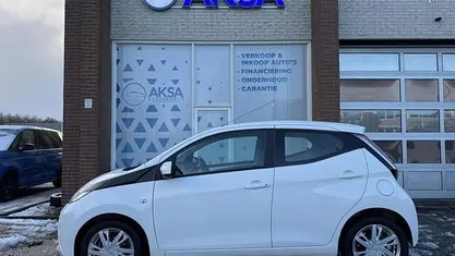 Gebruikt 2017 Toyota Aygo X-play Hatchback | € 10.950 (Super prijs)