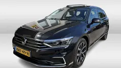 Zwart Gebruikt 2020 VW Passat Business Stationwagen | € 24.450 (Eerlijke prijs)
