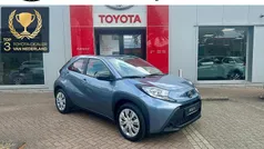 Gebruikt 2025 Toyota Aygo Play Hatchback | € 22.345 (Eerlijke prijs)