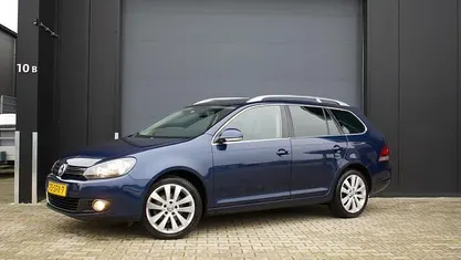Blauw (metallic) Gebruikt 2011 VW Golf Highline Stationwagen | € 3.750 (Eerlijke prijs)