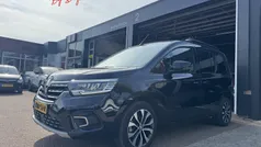 Zwart Gebruikt 2024 Renault Kangoo Luxe MPV | € 36.887 (Eerlijke prijs)