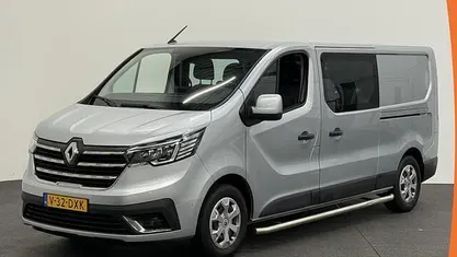 Grijs Occasion 2024 Renault Trafic MPV | € 36.890 (Eerlijke prijs)