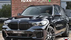 Zwart Gebruikt 2022 BMW X5 M Sport SUV | € 67.900 (Eerlijke prijs)