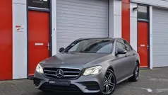 Zwart, metallic lak Gebruikt 2019 Mercedes E220 AMG line Sedan | € 27.950 (Eerlijke prijs)