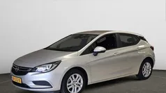 Grijs Gebruikt 2018 Opel Astra Edition Hatchback | € 9.900 (Eerlijke prijs)