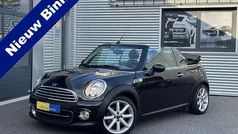 Bruin, metallic lak Gebruikt 2014 Mini Cooper Cabriolet Cabriolet | € 9.995 (Goede deal)
