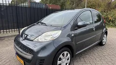 Grijs Gebruikt 2009 Peugeot 107 Hatchback | € 2.450 (Goede deal)