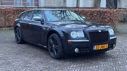 Zwart (metallic) Occasion 2005 Chrysler 300C Touring Stationwagen | € 4.299 (Goede deal)