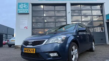 Blauw Occasion 2009 Kia Ceed Hatchback | € 2.995 (Eerlijke prijs)