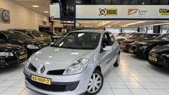 Grijs Gebruikt 2009 Renault Clio II Rip Curl Hatchback | € 4.650 (Eerlijke prijs)