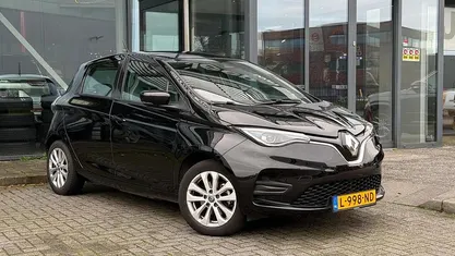 Zwart Occasion 2022 Renault Zoe Life Hatchback | € 14.195 (Goede deal)