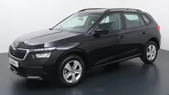 Zwart, metallic lak Gebruikt 2021 Skoda Kamiq Ambition SUV | € 18.840 (Eerlijke prijs)