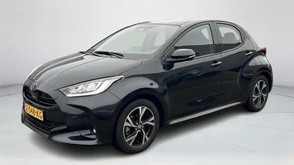 Zwart Gebruikt 2024 Toyota Yaris Hybrid Edition Hatchback | € 23.900 (Eerlijke prijs)