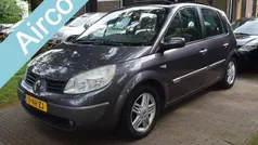 Gebruikt 2004 Renault Scénic II Luxe MPV | € 895 (Eerlijke prijs)