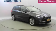 Zwart Gebruikt 2022 BMW 218 Executive Stationwagen | € 23.845 (Eerlijke prijs)