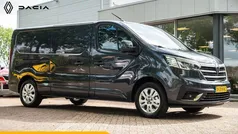Gris comete (donker grijs metallic) Nieuw 2024 Renault Trafic Van | € 33.950 (Goede deal)