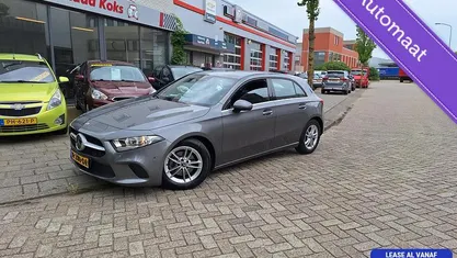 Grijs Gebruikt 2020 Mercedes A180 Advantage Hatchback | € 21.349 (Super prijs)