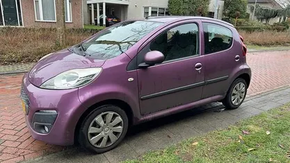 Paars Occasion 2012 Peugeot 107 Active Hatchback | € 1.800 (Eerlijke prijs)
