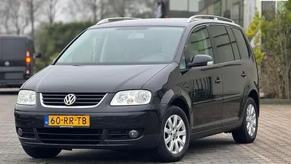 Zwart Gebruikt 2005 VW Touran Highline MPV | € 2.250 (Eerlijke prijs)