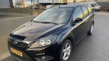 Zwart Gebruikt 2010 Ford Focus Stationwagen | € 2.998 (Eerlijke prijs)