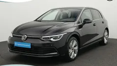 Zwart Gebruikt 2020 VW Golf VII Style Hatchback | € 24.250 (Eerlijke prijs)