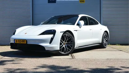 Wit Gebruikt 2021 Porsche Taycan 4S Performance Package Sedan | € 59.999 (Super prijs)