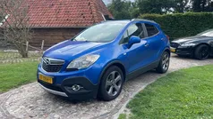 Blauw, metallic lak Gebruikt 2013 Opel Mokka Cosmo SUV | € 6.950 (Eerlijke prijs)