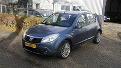 Gebruikt 2009 Dacia Sandero Lauréate Hatchback | € 1.950 (Eerlijke prijs)