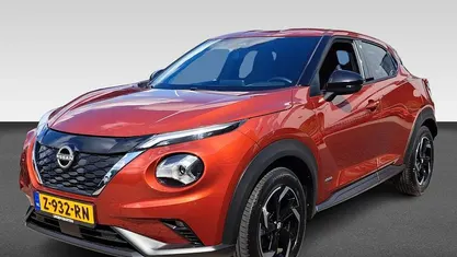Occasion Nissan Juke N-Connecta 2024 Rood, metallic lak SUV