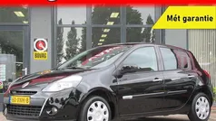 Zwart Gebruikt 2012 Renault Clio IV Authentique Hatchback | € 4.750 (Goede deal)