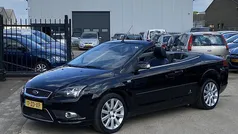 Zwart Gebruikt 2008 Ford Focus Titanium Cabriolet | € 4.650 (Eerlijke prijs)