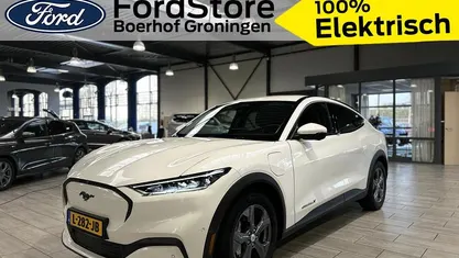 Wit (parellak) Occasion 2021 Ford Mustang Mach-E SUV | € 23.890 (Eerlijke prijs)