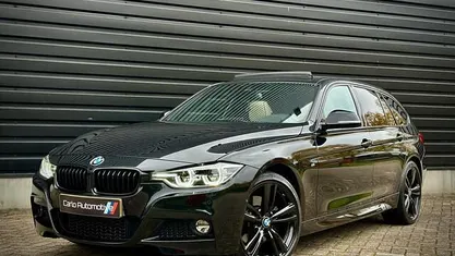 Zwart / black sapphire metallic (475) Gebruikt 2016 BMW 330 M Sport Stationwagen | € 25.950 (Eerlijke prijs)