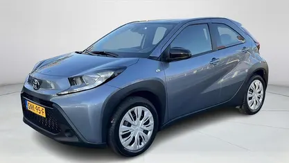 Grijs Gebruikt 2024 Toyota Aygo X Play SUV | € 18.250 (Eerlijke prijs)