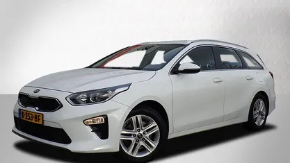 Gebruikt 2020 Kia Ceed Hatchback | € 15.885 (Eerlijke prijs)