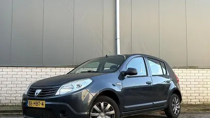 Occasion 2009 Dacia Sandero Ambiance Hatchback | € 2.250 (Eerlijke prijs)