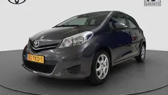 Grijs Gebruikt 2012 Toyota Yaris Hatchback | € 9.950 (Eerlijke prijs)