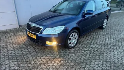 Occasion 2009 Skoda Octavia Elegance Stationwagen | € 3.949 (Eerlijke prijs)