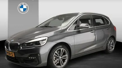 Grijs Occasion 2022 BMW 218 Executive Stationwagen | € 25.900 (Eerlijke prijs)