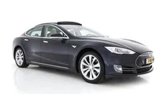 Blauw metallic Gebruikt 2014 Tesla Model S Sedan | € 18.945